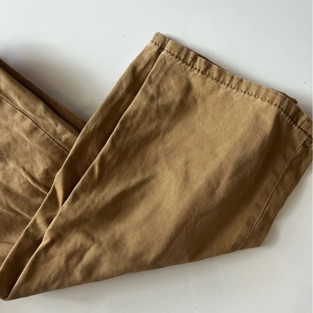 Levi’s • 514 Straight Fit Mens Khakis Soft Wash Twill Brown